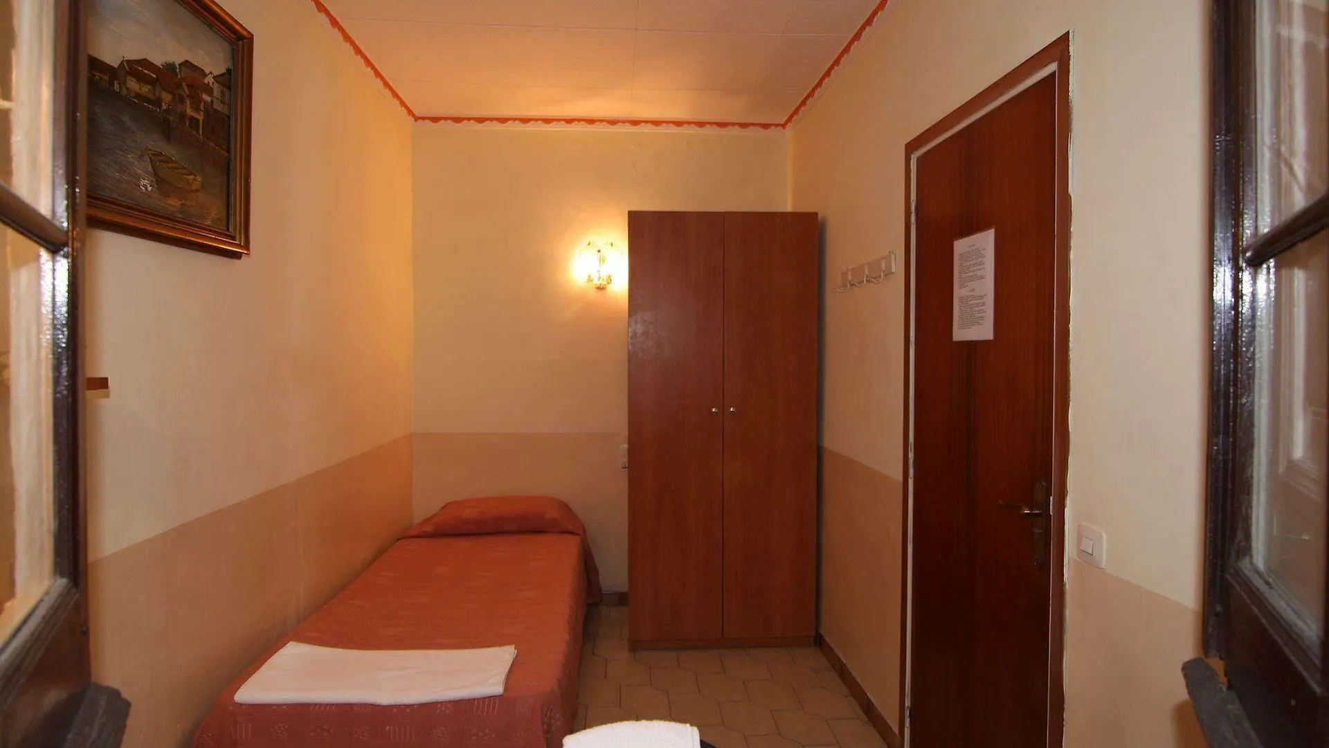 Hostal Rembrandt Barcelona